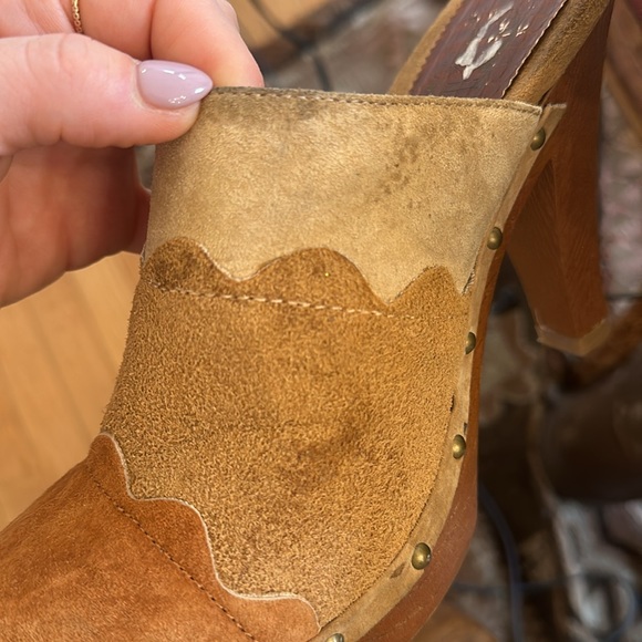 Chinese Laundry Colorblock Suede Heeled Clogs - Picture 7 of 7